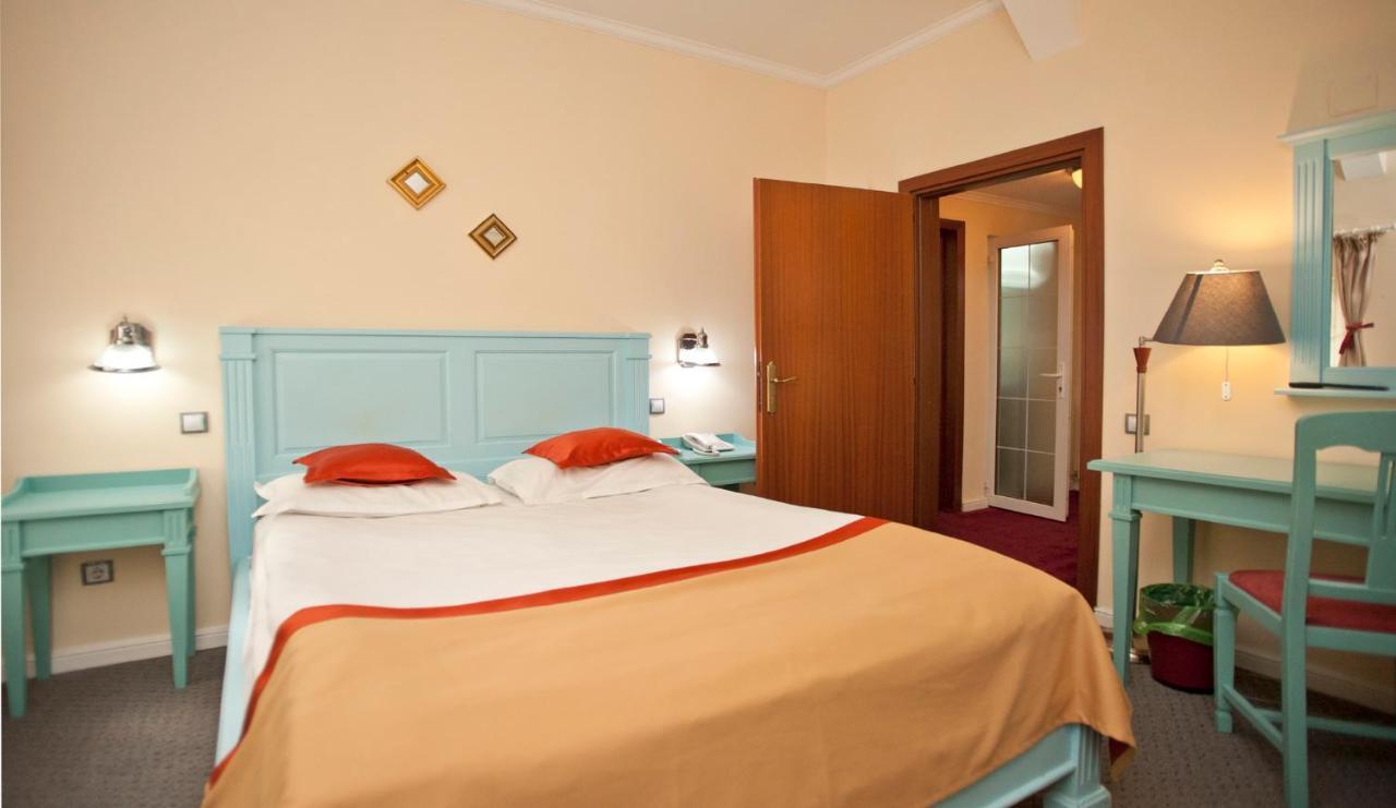 Hotel Bastion Σινάια Εξωτερικό φωτογραφία