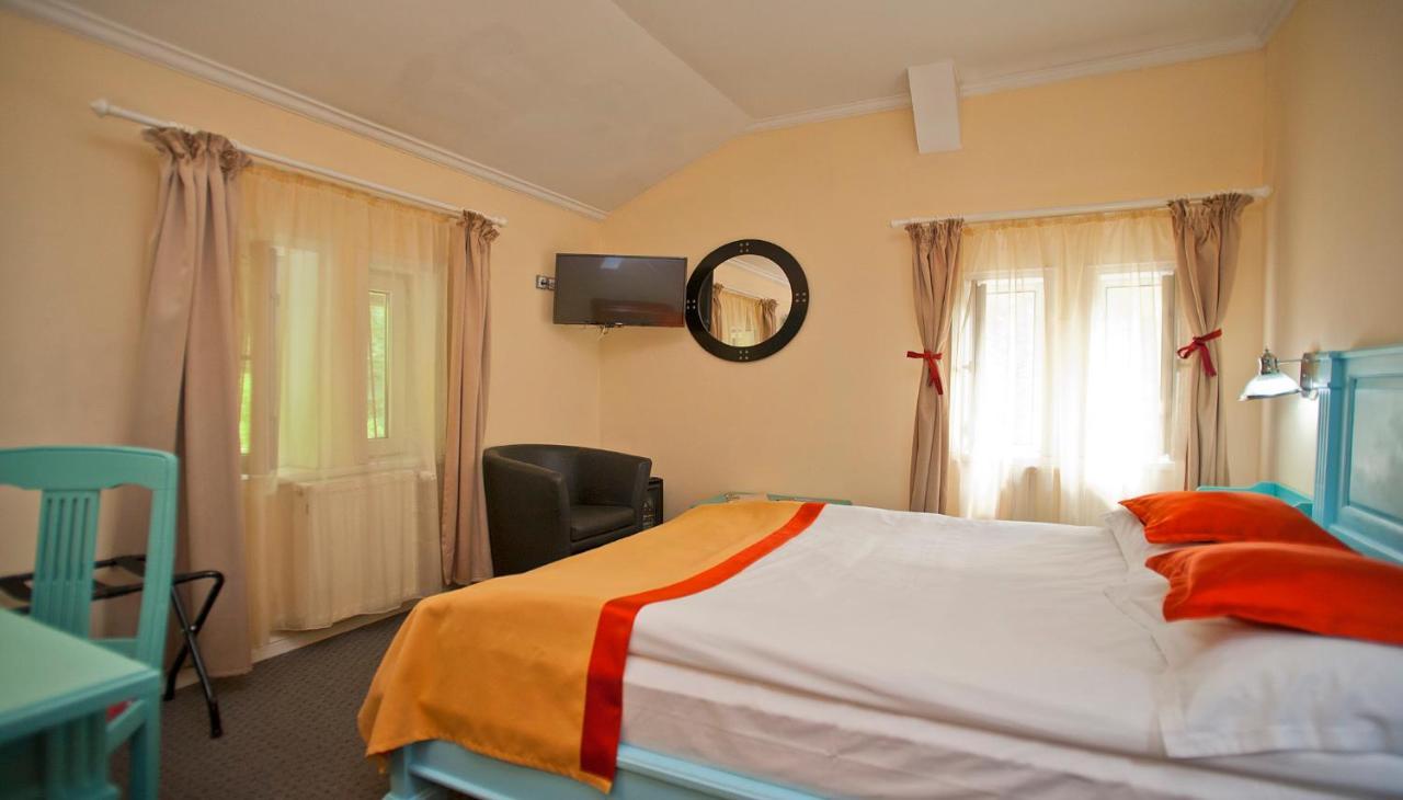 Hotel Bastion Σινάια Εξωτερικό φωτογραφία