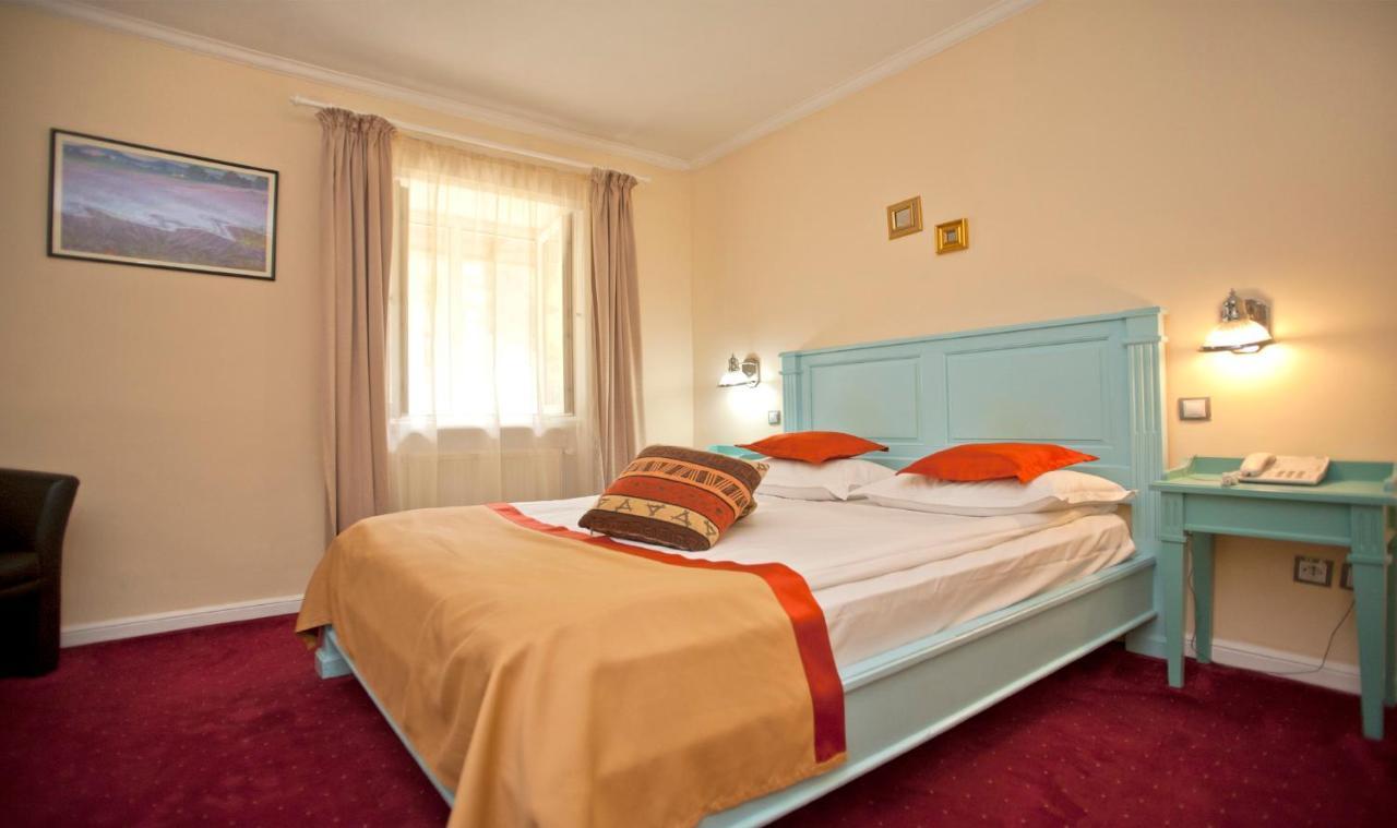 Hotel Bastion Σινάια Εξωτερικό φωτογραφία