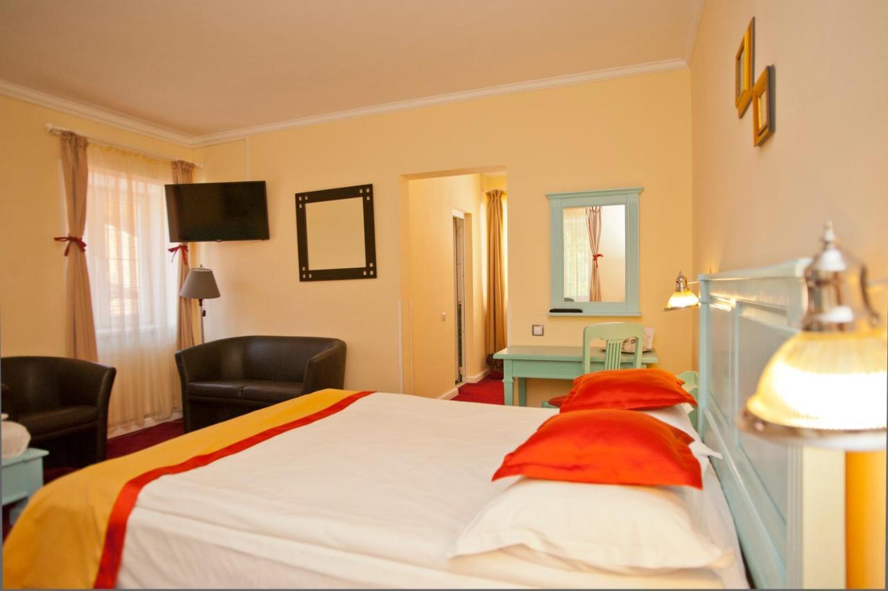 Hotel Bastion Σινάια Εξωτερικό φωτογραφία